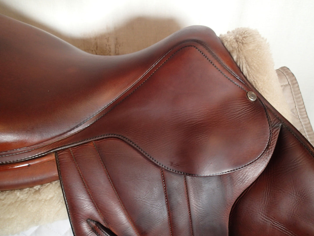 18" Butet Premium Saddle - Full Calfskin - 2015 - C Seat - 2.25 Flaps - 4.75" dot to dot (989)