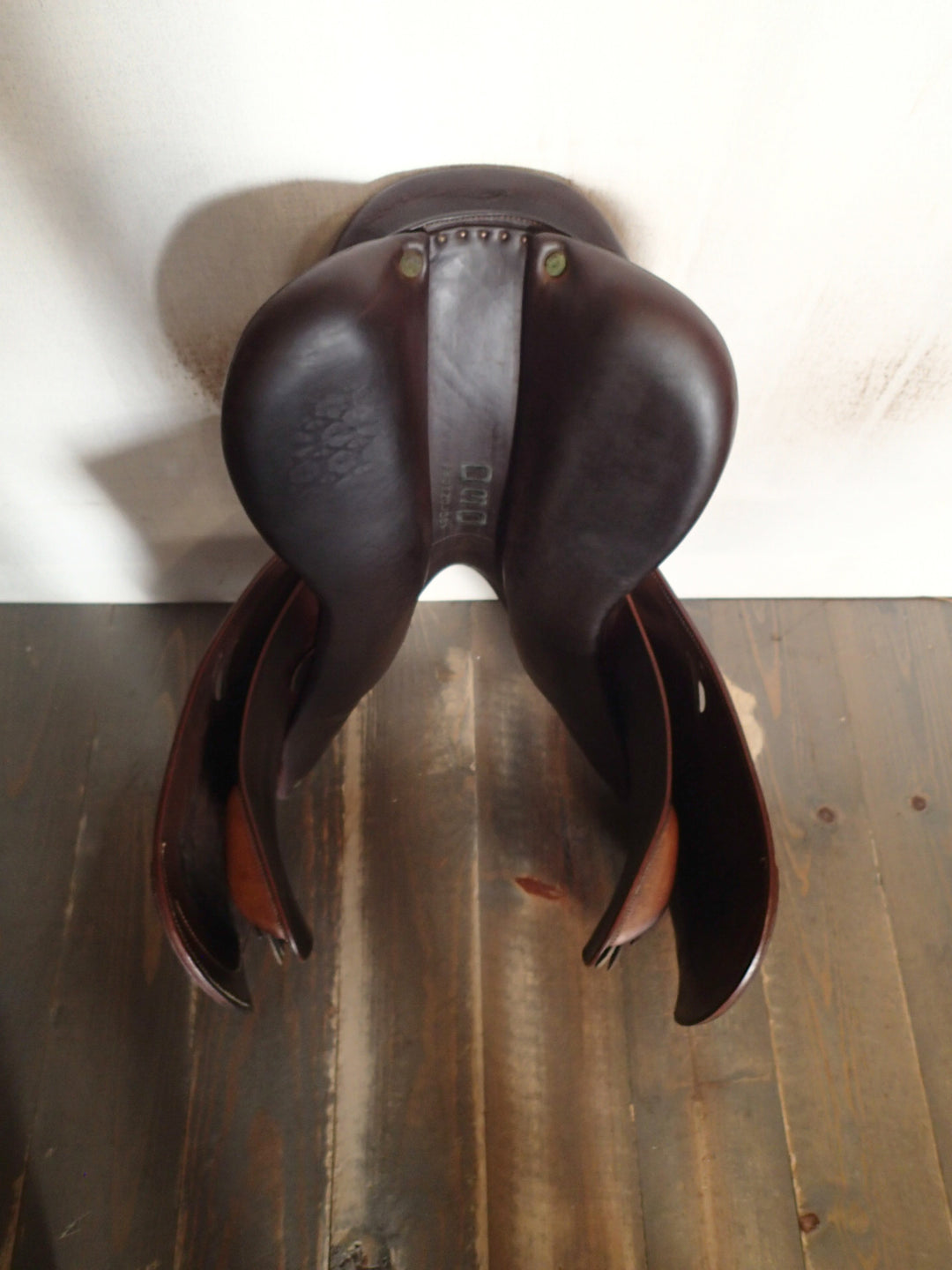 18" Devoucoux Oldara Saddle - Full Buffalo - 2013 - 4AA Flaps - 4.75" dot to dot (994)