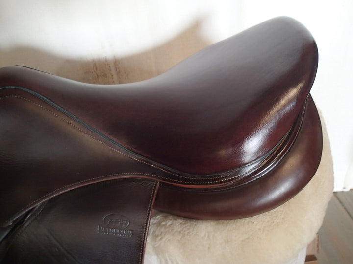18" Devoucoux Oldara Saddle - Full Buffalo - 2013 - 4AA Flaps - 4.75" dot to dot (994)