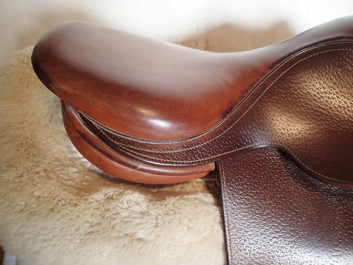 14.5" Beval LTD Junior / Pony Saddle - 4.5" dot to dot (996)