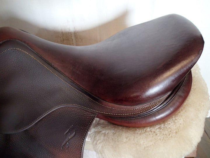 17.5" Antares Classique Saddle - 2017 - 3A Flaps - 4.75" dot to dot (997)