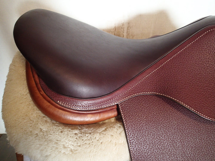 17" Luc Childeric Model M Saddle - 2008 - 4.5" dot to dot (998)