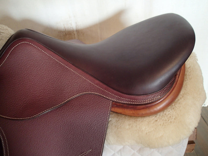 17" Luc Childeric Model M Saddle - 2008 - 4.5" dot to dot (998)