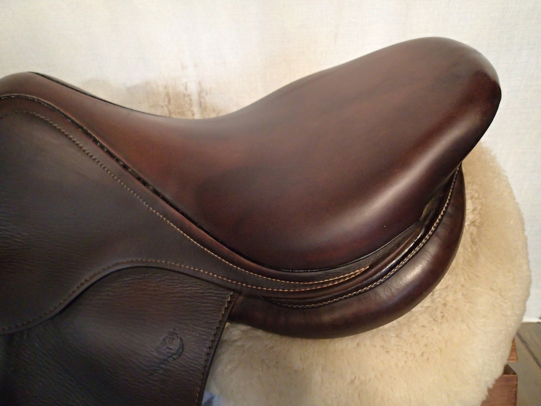 17" Antares Evolution Saddle - Full Buffalo - 2023 - 3DB Flaps - 4.75" dot to dot (999)