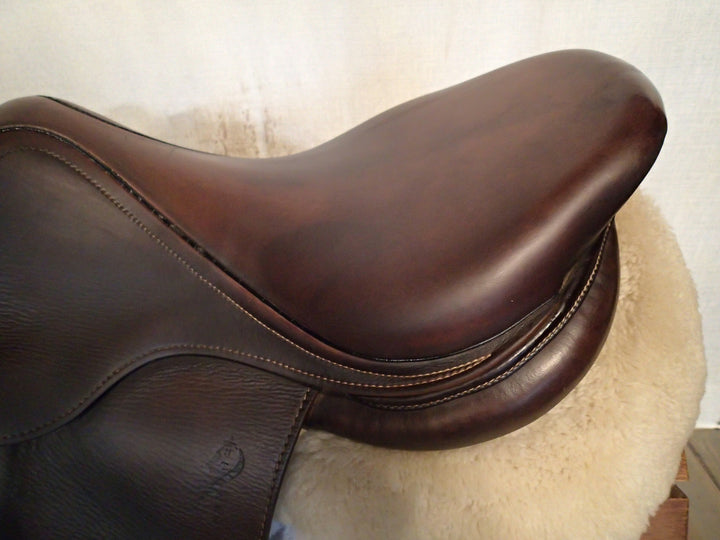 17" Antares Evolution Saddle - Full Buffalo - 2023 - 3DB Flaps - 4.75" dot to dot (999)