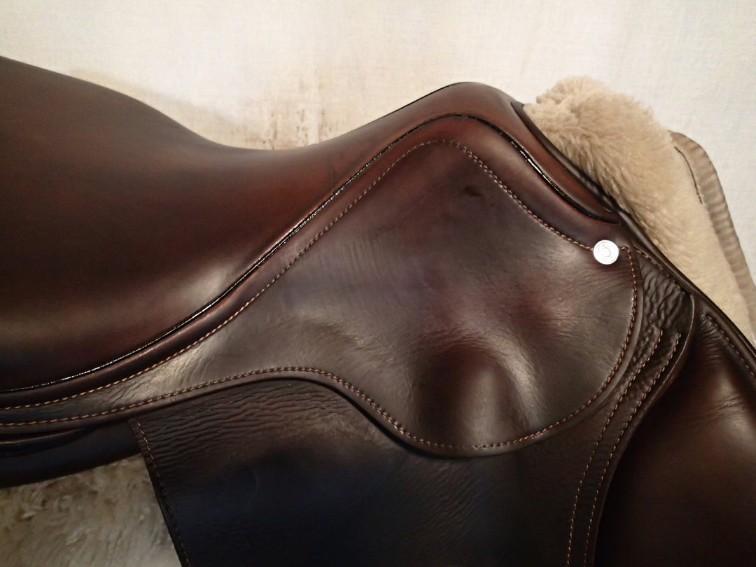 17" Antares Evolution Saddle - Full Buffalo - 2023 - 3DB Flaps - 4.75" dot to dot (999)