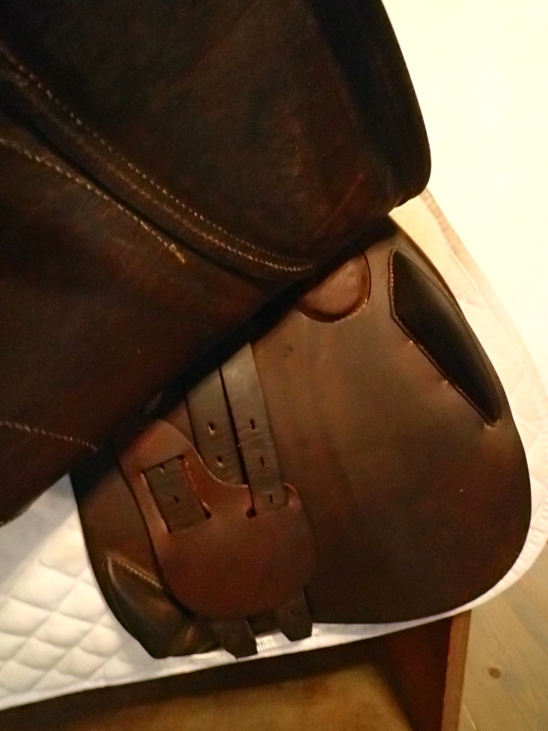 17" Antares Evolution Saddle - Full Buffalo - 2023 - 3DB Flaps - 4.75" dot to dot (999)