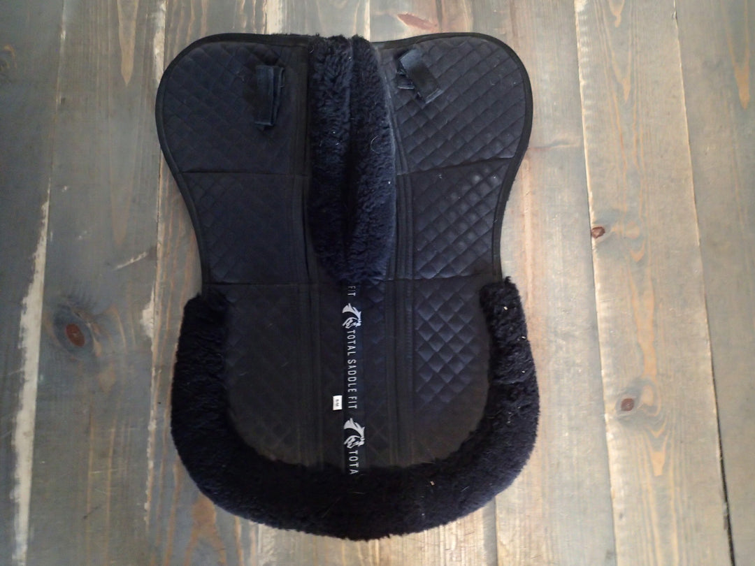 Total Saddle Fit Six Point Saddle Pad - Sheepskin Half Pad with Wither Freedom