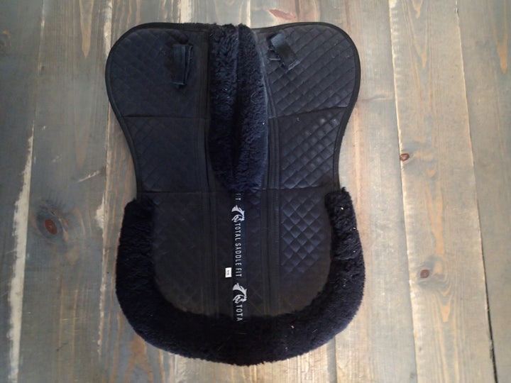 Total Saddle Fit Six Point Saddle Pad - Sheepskin Half Pad with Wither Freedom