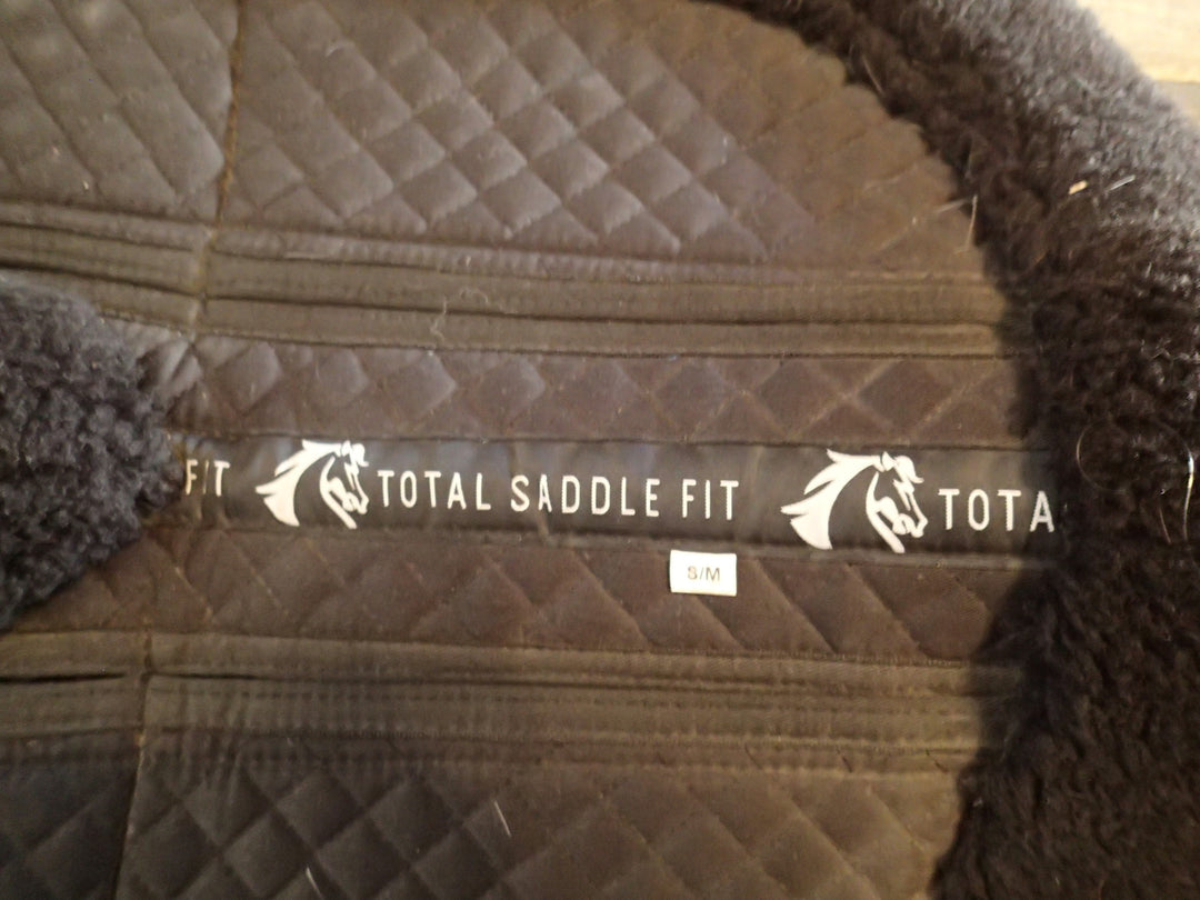 Total Saddle Fit Six Point Saddle Pad - Sheepskin Half Pad with Wither Freedom