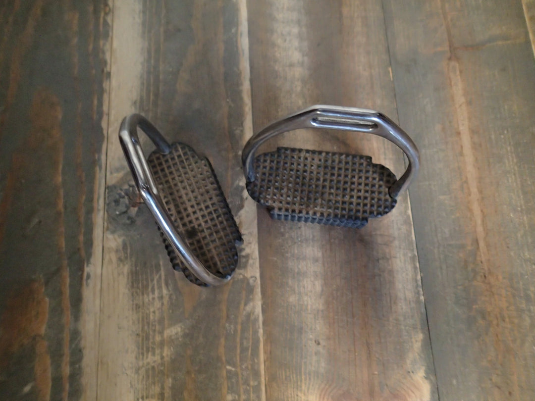 Fillis Stirrup Irons - 4.5"