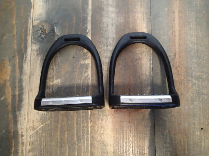 Composite Lightweight Stirrup Irons - 4.5"