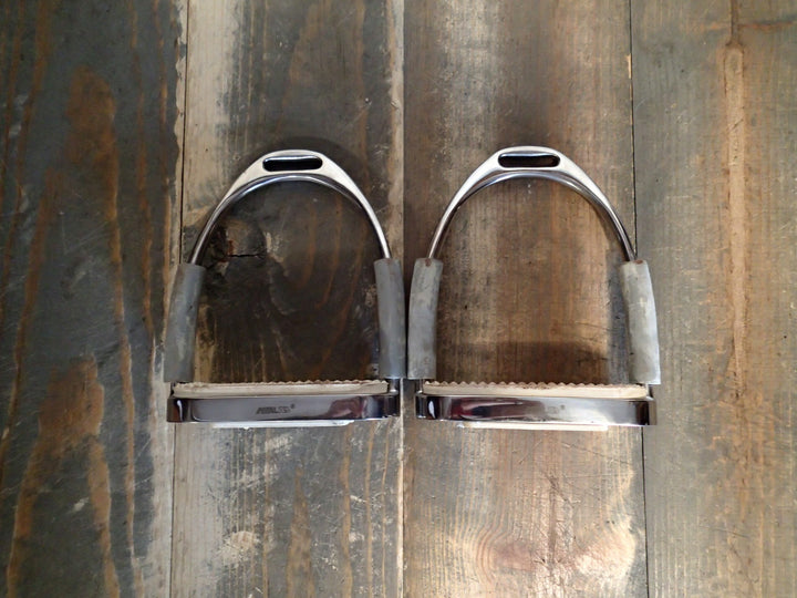 Metalab Flexible Fillis Stirrup Irons - 4.5"