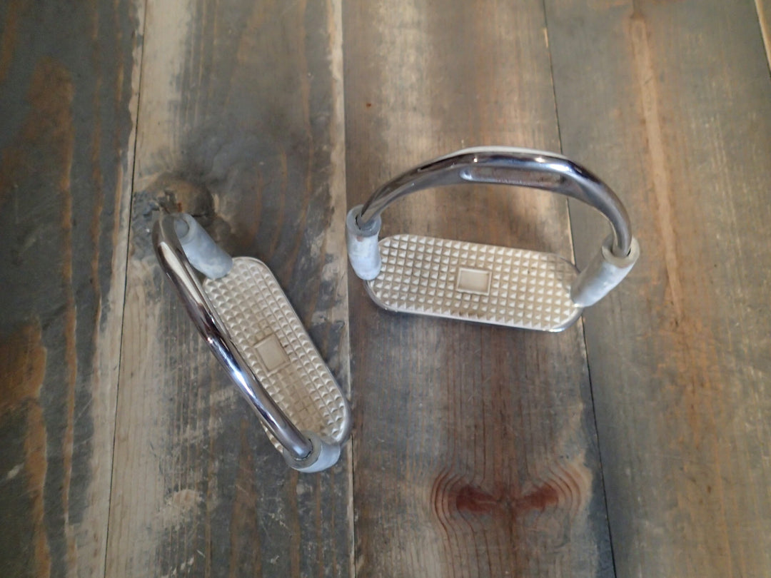 Metalab Flexible Fillis Stirrup Irons - 4.5"