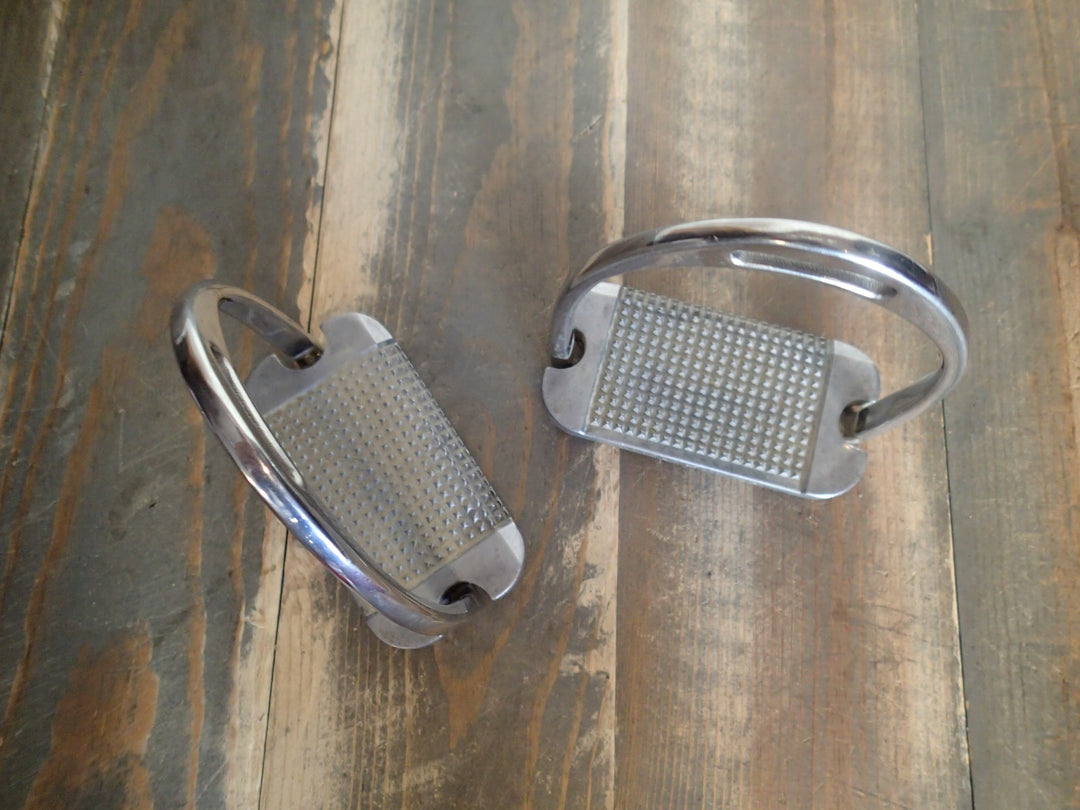 MDC Hunter Classic Stirrup Irons - 4.75"