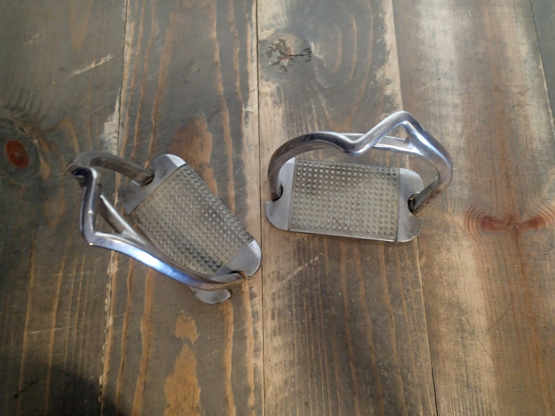 MDC S Classic Stirrup Irons - 4.5"