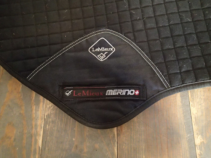 LeMieux Merino+ Half Lined Close Contact Square Pad - Size L