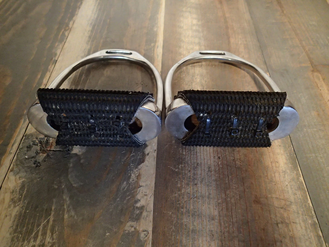 Fillis Stirrup Irons with Grip Pads - 4.25"