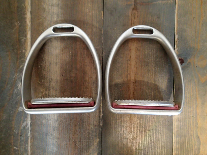 Antares Wide Bed Stirrup Irons