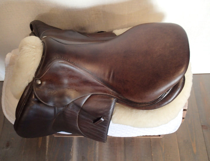 17.5" Voltaire Palm Beach Saddle - Full Buffalo - 2017 - 2A Flaps - 4.75" dot to dot - Pro Panels