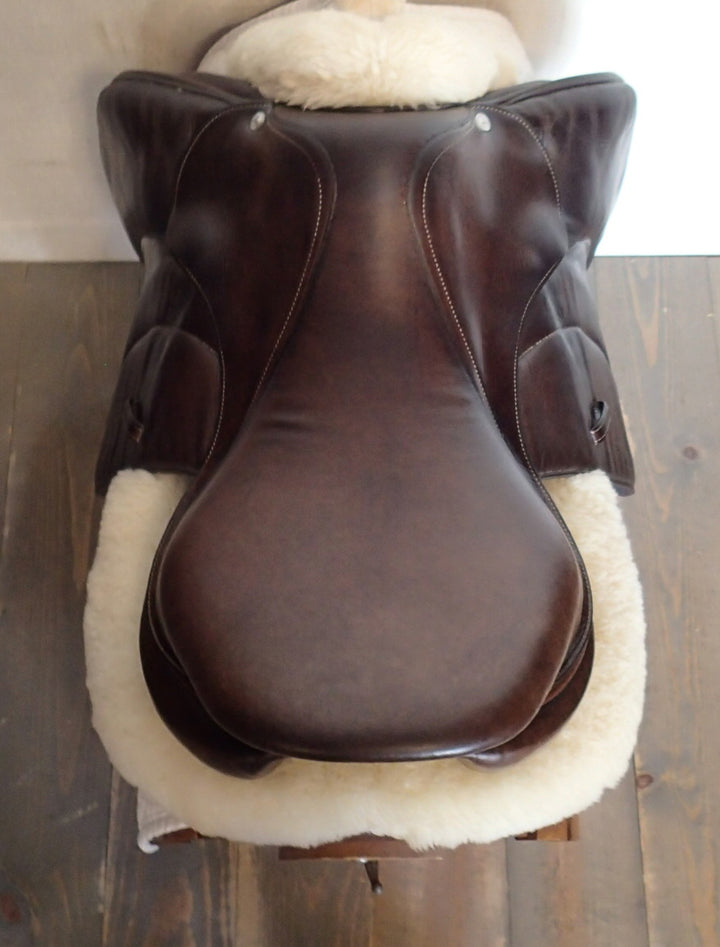 17.5" Voltaire Palm Beach Saddle - Full Buffalo - 2017 - 2A Flaps - 4.75" dot to dot - Pro Panels