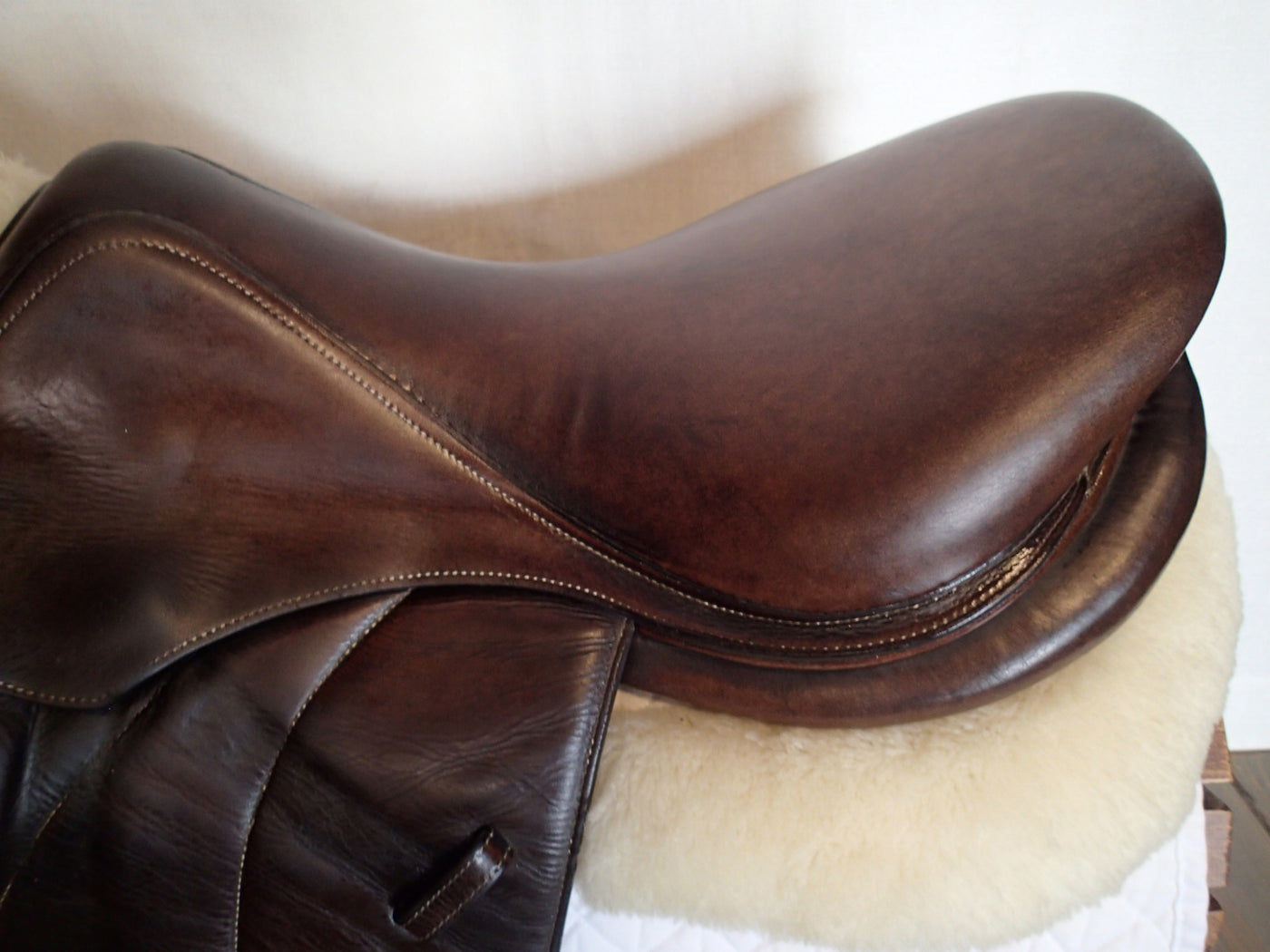 17.5" Voltaire Palm Beach Saddle - Full Buffalo - 2017 - 2A Flaps - 4.75" dot to dot
